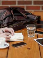 lt;Mr. Bao, Mrs. Bao